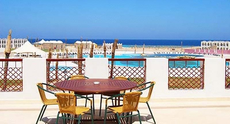 Hotel Jaz Grand Marsa Baia di Coraya Esterno foto